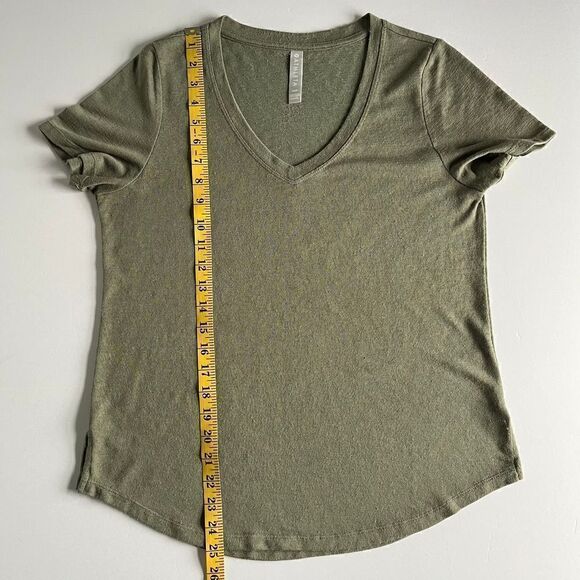 Athleta Breezy Scoop V-Neck Short Sleeve Tee Shadow Olive Size Medium PETITE - Picture 8 of 9